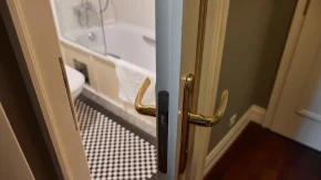 Večeras pre odlaska na spavanje OBAVEZNO zatvorite vrata OVE prostorije