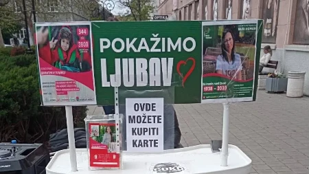Tri sestrice koje su oduševile Srbiju ponovo pokazale da imaju veliko srce: Prodavale badnjake za ljubav pokojne mame, a sada su deo humane akcije