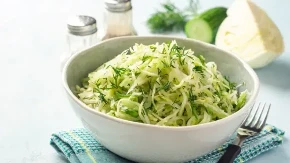 Evo kako se kupus salata seče za 2 minuta! Batalite nož i rendanje - ovako ispadne savršena