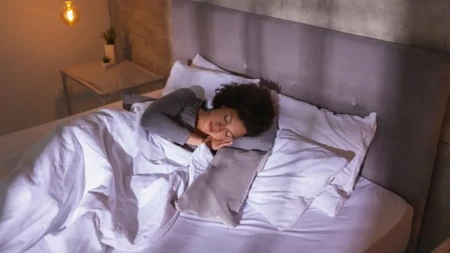 Kardiolog ruši mit: Evo da li spavanje na levoj strani šteti srcu