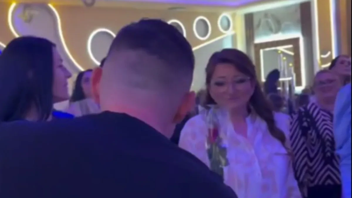 "ČEKAO SAM DA ZASPI PA SAM IŠAO DALJE" Naš pevač progovorio o prevari: "To je normalno"