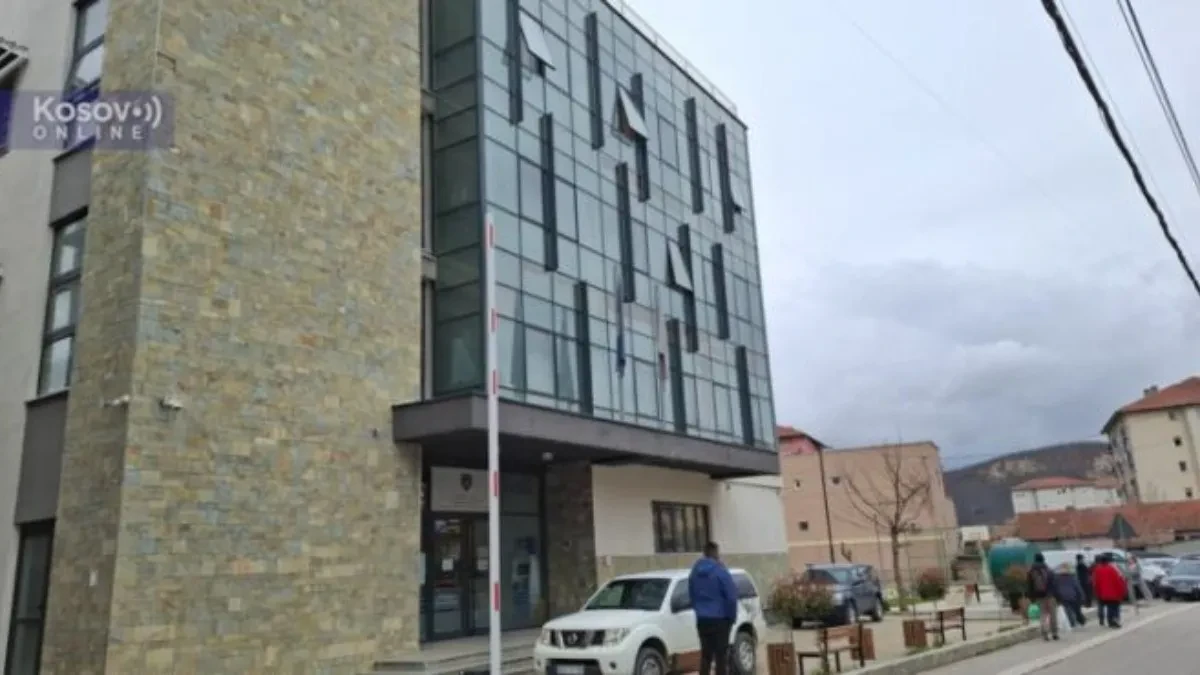 "OČIGLEDNO JE NAMERA POLICIJE BILA DA TO UČINI NA PREVARU" Opština Severna Mitrovica o rušenju garaža