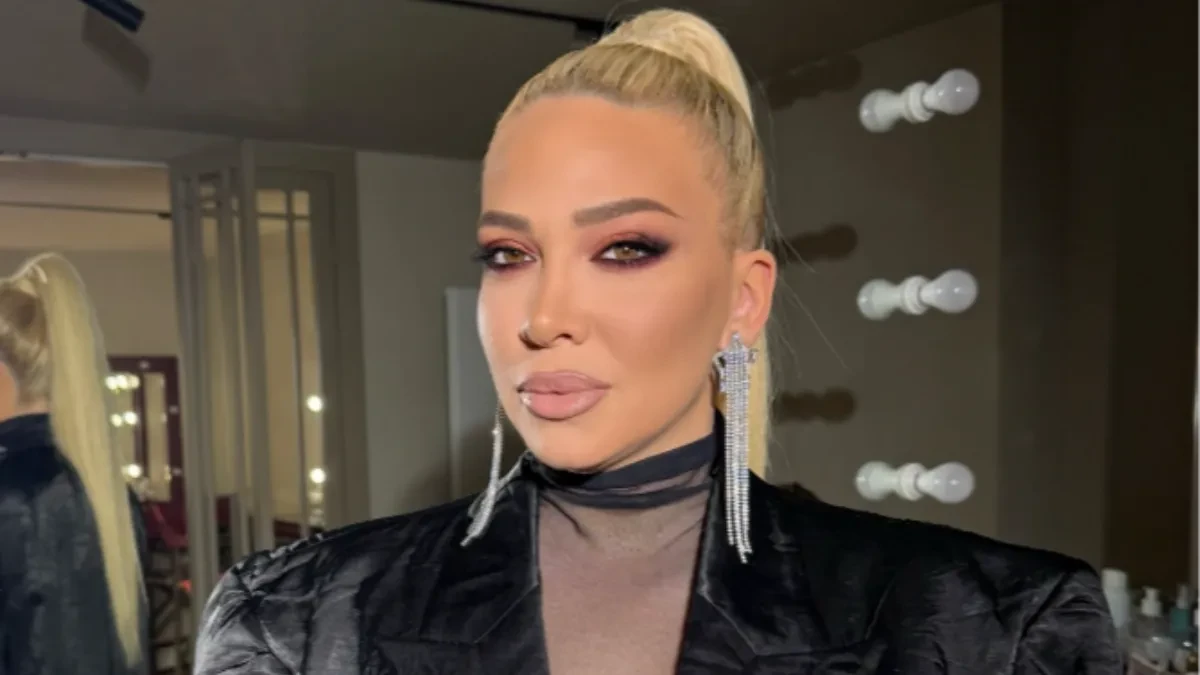 MILICA TODOROVIĆ UHVAĆENA SA NEPOZNATIM MUŠKARCEM Pevačica u besnim kolima! 