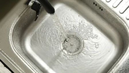 TAJNI OTVOR U SUDOPERI KOJI SPASAVA DOM: Malo ko zna njegovu PRAVU SVRHU!