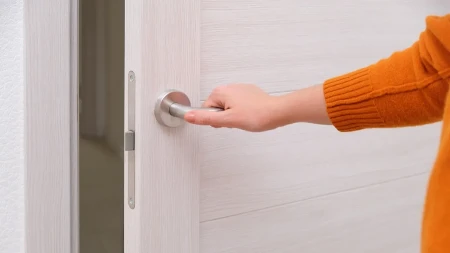 AKO VAM NE IDE U ŽIVOTU – PROBLEM JE U DOMU! Jedna greška „tera“ novac iz kuće!