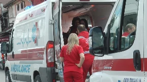 UŽAS NA KARABURMI! Svađa prerasla u pokušaj ubistva! Tinejdžerka (19) udarila čoveka, a onda je nastao HAOS!
