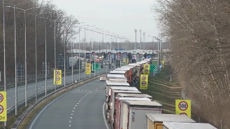 KOLAPS NA PRELAZIMA SA SRBIJOM Velike gužve, stoji se po 5 sati