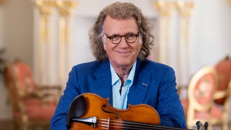 "ODUŠEVLJEN SAM ŠTO SE VRAĆAM U SRBIJU" Kralj valcera – čovek sveta stiže u Beograd!