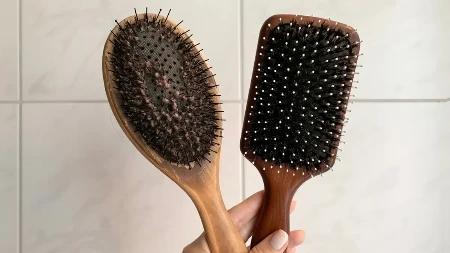 BAKTERIJE SE MNOŽE Teško vama ako se češljate sa ovakvom četkom, vreme je za 1 potez