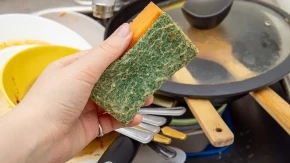 Zaboravite sunđer za sudove: Postoji mnogo bolja alternativa koja ne zadržava bakterije