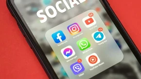 ZABRANJENE DRUŠTVENE MREŽE ZA MLAĐE OD 15 GODINA! Parlament usvojio novi zakon