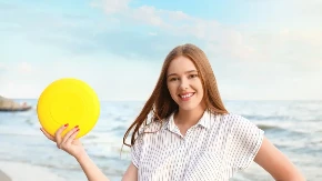 PRONAŠLA FRIZBI NA PLAŽI I PROČITALA ŠTA PIŠE NA NJEMU Suze su same krenule - kada je ovo objavila niko nije ostao ravnodušan