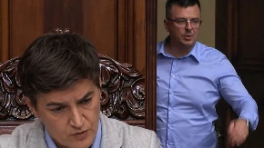 BRNABIĆ OBJAVILA SNIMAK KOJI TRESE MREŽE! Parandilović na udaru: “DOBRO JUTRO, GOSPODINE!” (VIDEO)