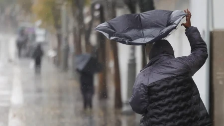 SLEDI POTOP UZ JAK VETAR! Šok prognoza, a za 1. maj nas čeka i sneg 