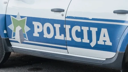 DEČAK (13) PRIJAVIO DA JE POSTAVLJENA BOMBA U ŠKOLI Policija saopštila detalje, slede sankcije