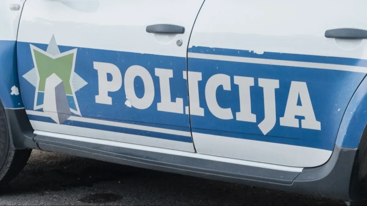 DEČAK (13) PRIJAVIO DA JE POSTAVLJENA BOMBA U ŠKOLI Policija saopštila detalje, slede sankcije