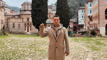 DARKU LAZIĆU MONASI NA HILANDARU DALI SAVET Pevač otkrio šta su izustili, pamtiće zauvek