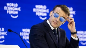 BOMBA! MAKRON: Povlačim se iz politike