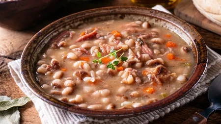 Pasulj bez zaprške, a preukusan i gust: Samo ubacite 1 kašiku ovoga iz tegle umesto brašna