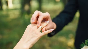 ZBOG DUGOVA DO GUŠE OTKAZALI MEDENI MESEC Pukli 54.000 evra za svadbu, a kad su otvorili sve koverte NIJE IM BILO DOBRO