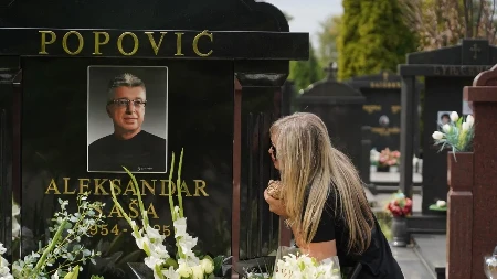 SLOMLJENA SUZANA NA SAŠIN GROB DONELA OVO Danas je posebno težak dan a porodicu Popović 