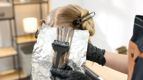 Ova nijansa plave biće letnji hit: Osvežava lice, briše umor i skida bar 10 godina