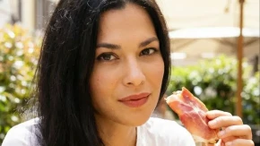 Prelepa glumica napustila Beograd i okrenula se selu: Danas gaji stoku, obrađuje zemlju i ponosno uzgaja organski paradajz