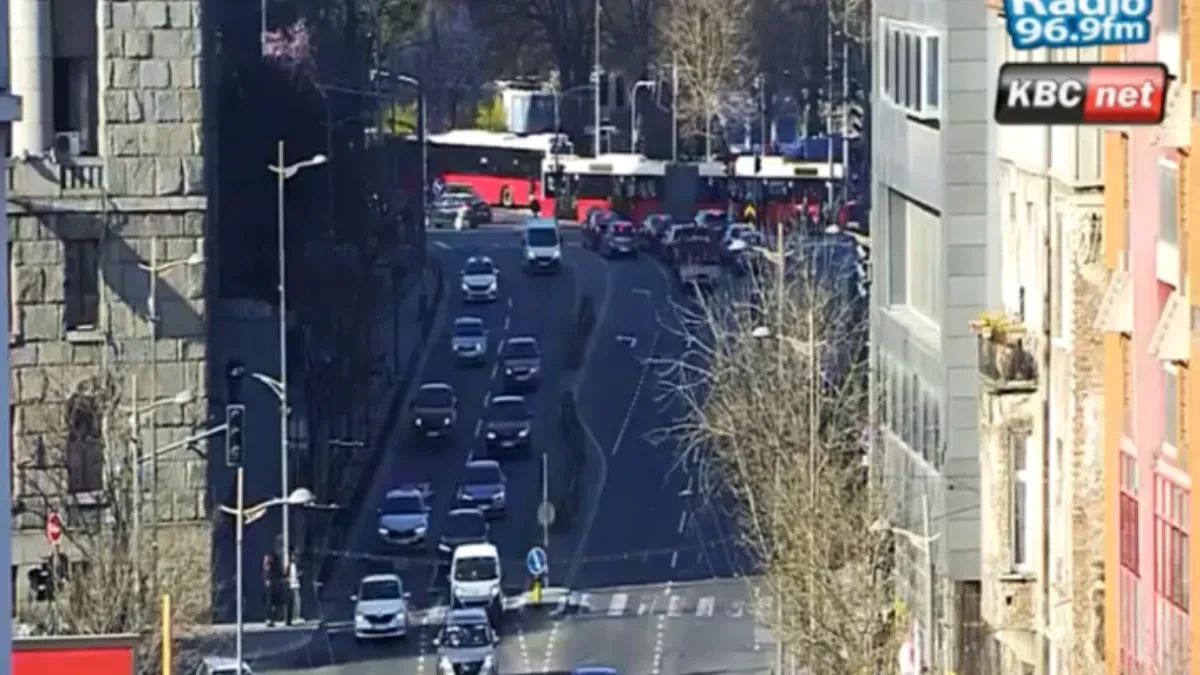 ZBOG DRUGE FAZE RADOVA U TAKOVSKOJ ULICI Od sutra izmena trase linija javnog prevoza