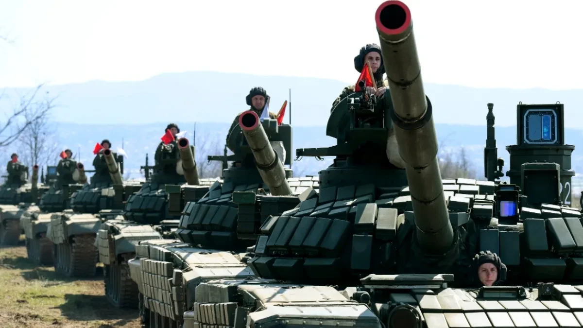 VOJSKA PREUZIMA LESKOVAC: Grad zatvoren – mladi jure šansu