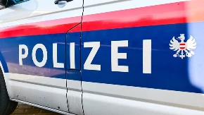 AUTOMOBIL SLETEO U DUNAV Poginula najmanje jedna osoba, mladić (19) skočio u reku da pomogne