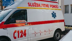 POGINUO VOZAČ MOPEDA Stravičan sudar sa traktorom, muškarcu nije bilo spasa