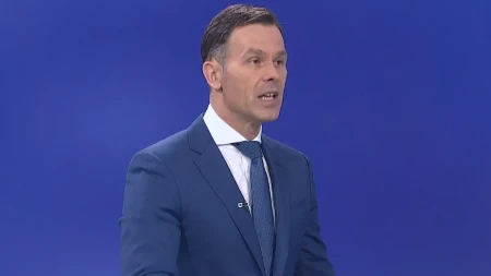 MALI RESETOVAO NIKEZIĆA: Niste imali ni za penzije, prespavao si preporod Srbije! 