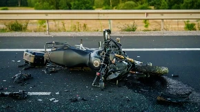 POGINULA DRŽAVLJANKA HOLANDIJE Stravičan sudar motocikla i automobila "golf"