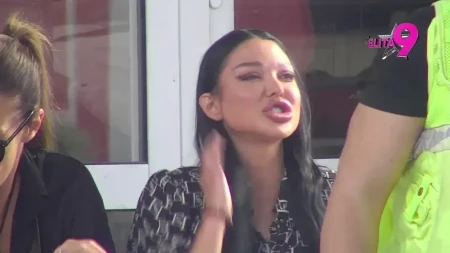 "PORODICA ME SE ODREKLA ZBOG TEBE" Žestok sukob Maje i Asmina, starleta u suzama 