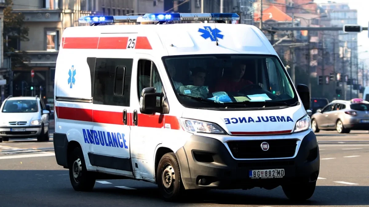 UMALO UBIO OD BATINA MUŠKARCA NA VRAČARU Napao ga dok je bio sa suprugom i bebom, stigla presuda