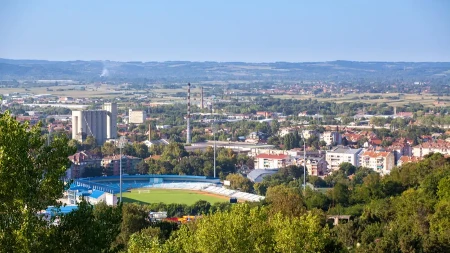 KO JE PRIJAVIO PROFIL MALOG VIKTORA? Dečak koji hekla ćilime digao Jagodinu na noge, majka pobesnela