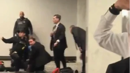 OVA ŽENA JE SPREČILA KRVORPOLIĆE Pripadnica Tajne službe savladala naoružanog napadača u Vašingtonu