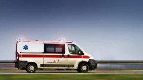 TEŠKA SAOBRAĆAJNA NESREĆA "Lada" smrskana kao limenka