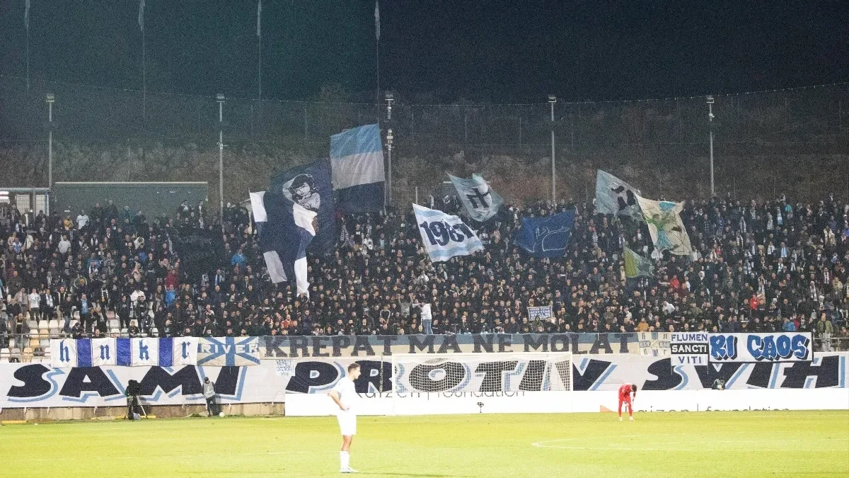 HRVATI SE PROZIVAJU PRED DERBI Osvanuo transparent na kom se pominje Partizan, navijači Hajduka će pobesneti
