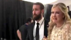 RONI SUZE KAO DA SU NJU NAPALI Erika Kirk šokirana - izustila samo jednu rečenicu drhtavim glasom (VIDEO)