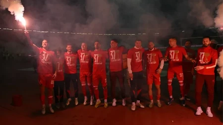 ARNAUTOVIĆ POVEO NAVIJANJE Bakljada fudbalera Crvene zvezde na proslavi nove titule