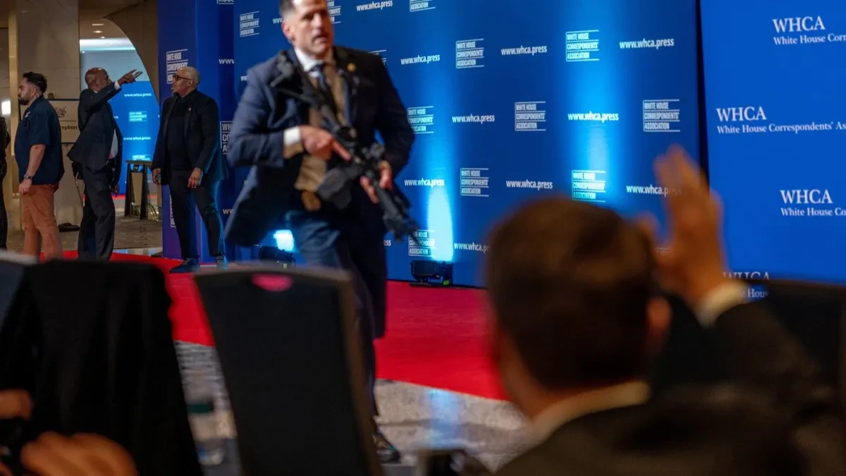 "VEČERAS ĆE BITI ISPALJENO NEKOLIKO PUCNJEVA" Izjava portparolke Bele kuće par sekundi pre incidenta budi sumnju