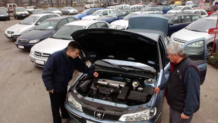 ZA 5.000 EVRA MOŽETE DA VOZITE KAO GOSPODIN Ovo je 8 polovnjaka koji i dalje vrede svaki dinar