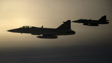 MOSKVA BUDNO PRATI Francuski avioni sposobni za nošenje nuklearnog oružja stižu u Poljsku