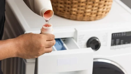 OVAKO SE PRAVILNO PERE ODEĆA OSETLJIVIH MATERIJALA Ako poslušate savet, produžićete joj vek trajanja