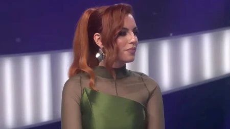 IZ URGENTNOG IZAŠLA NA SCENU, PA TRAŽILA MUŽA Pevačica šokirala izjavom: "Ako ima neko u familiji za ženidbu, neka se javi" 