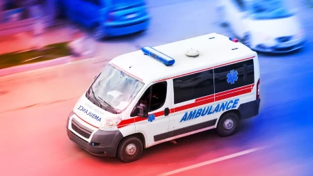 MUŠKARAC SEO NA KLUPU DA ODMORI I UMRO NASRED ULICE Tragedija u Zemunu