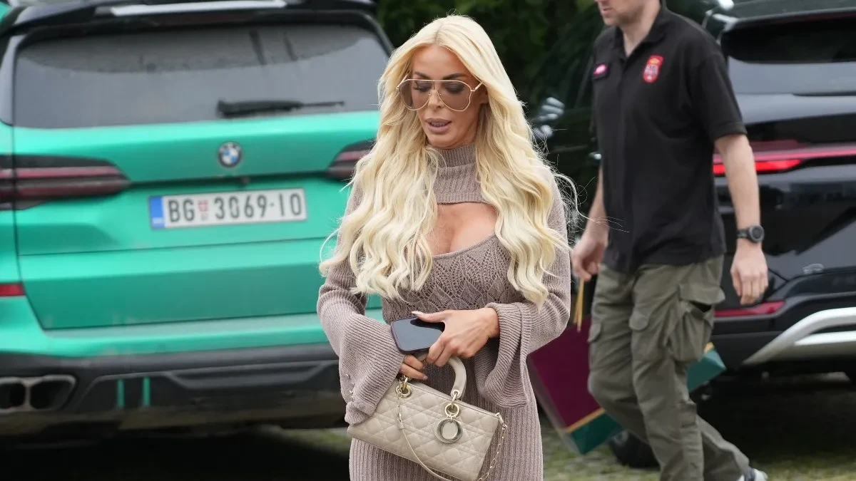 DRAMA KOJA TUTNJI IZA KULISA Voditeljka Pinka brutalno isprozivala Desingericu, više ne želi ni reč sa njim!