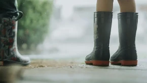 KIŠA ZA PRVI MAJ Šta raditi sa decom na uranku tokom kišnog dana?