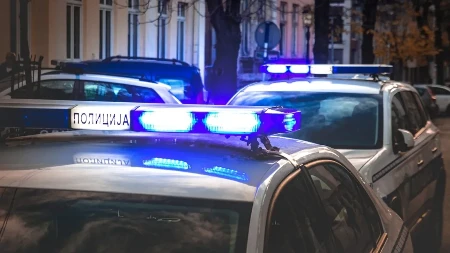 Horor u Vrčinu: Deda (79) se posvađao sa unukom pa ga izbo kuhinjskim nožem